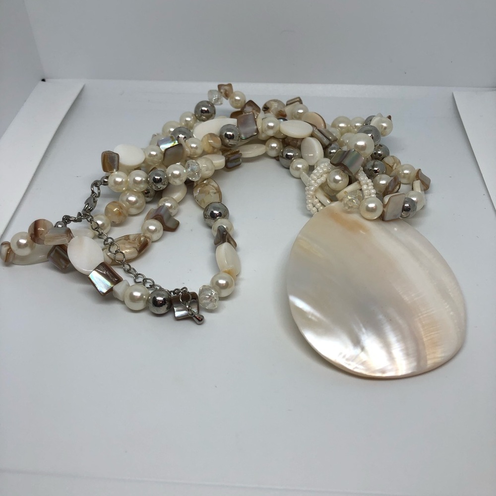 Shell necklace - Picture 6 of 8